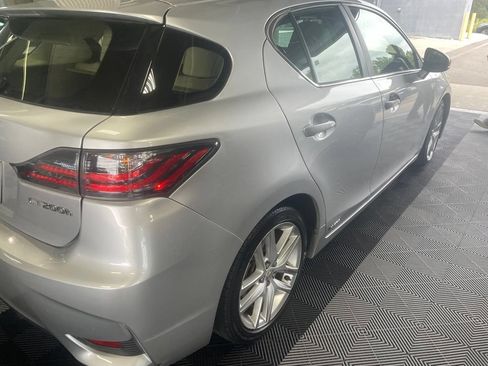 Used 2015 Lexus CT 200h w/ Seat Comfort Package FWD image 18