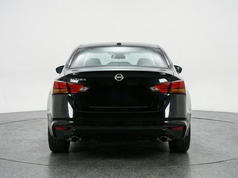 Used 2025 Nissan Altima 2.5 SV FWD image 7