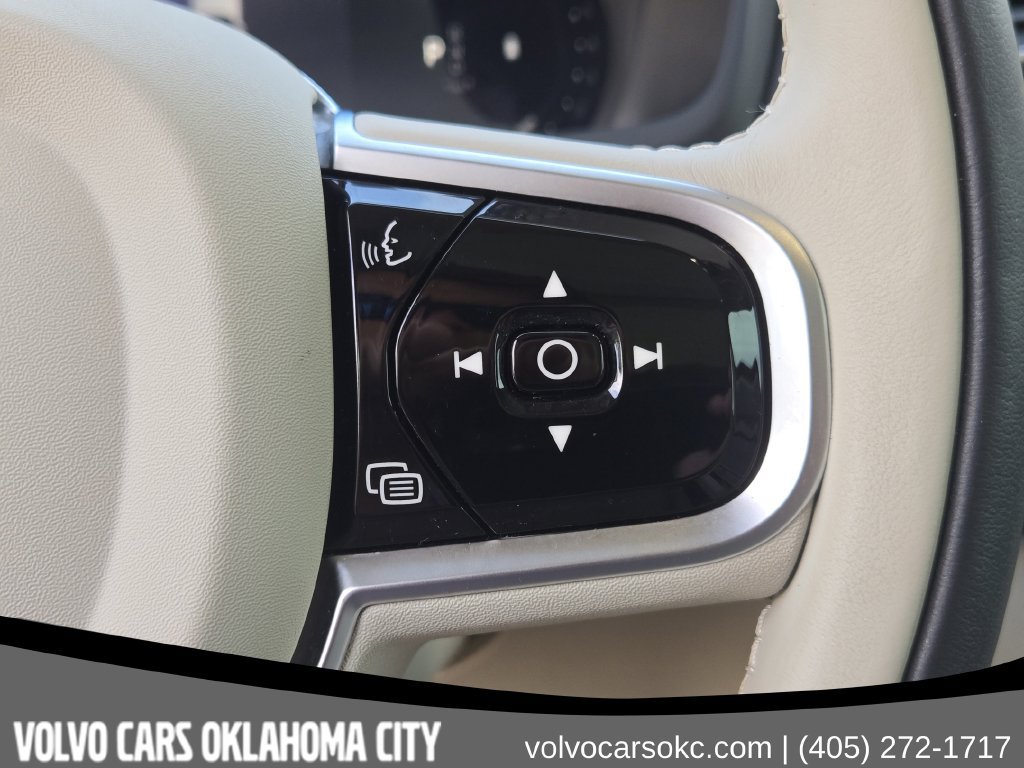 Certified 2025 Volvo XC90 B5 Core w/ Protection Package Premier AWD/4WD image 23