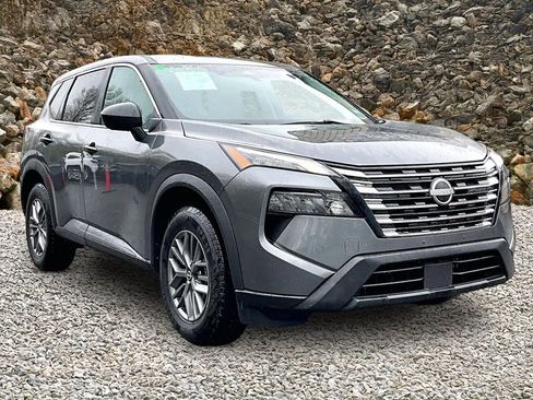 Used 2024 Nissan Rogue S AWD/4WD image 9