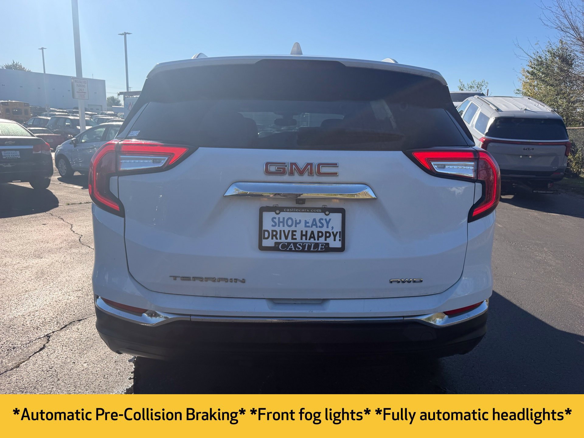 Used 2024 GMC Terrain SLT AWD/4WD image 9