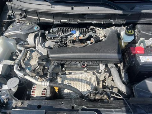 Used 2019 Nissan Rogue SV w/ Premium Package FWD image 21