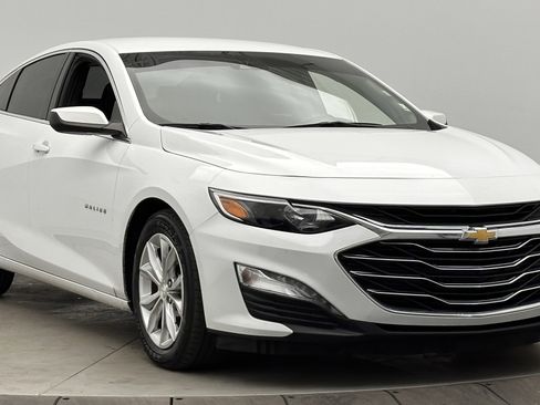 Used 2024 Chevrolet Malibu LT image 3