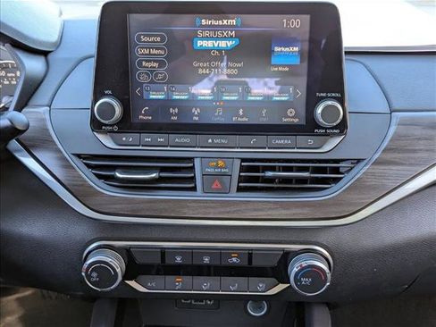 Used 2023 Nissan Altima 2.5 SV image 14