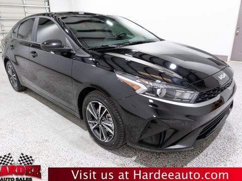 Used 2024 Kia Forte LXS image 6