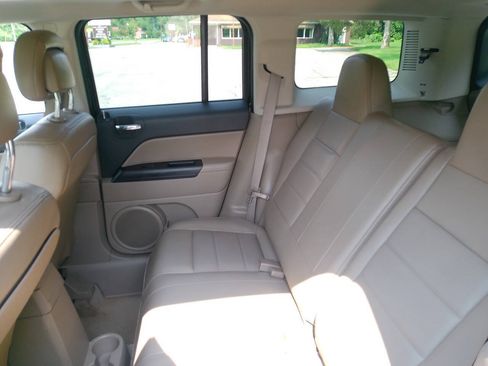 Used 2015 Jeep Patriot High Altitude AWD/4WD image 40