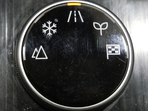 Used 2025 Nissan Rogue SV image 21