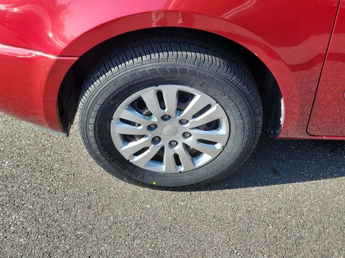 Used 2011 Kia Sedona LX FWD image 32