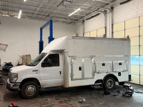 Used 2019 Ford E-350 and Econoline 350 Super Duty w/ Power Windows & Locks Group RWD image 2