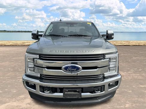 Used 2019 Ford F250 Lariat w/ Lariat Ultimate Package AWD/4WD image 2
