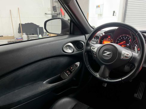 Used 2013 Nissan 370Z Touring w/ Sport Pkg RWD image 15