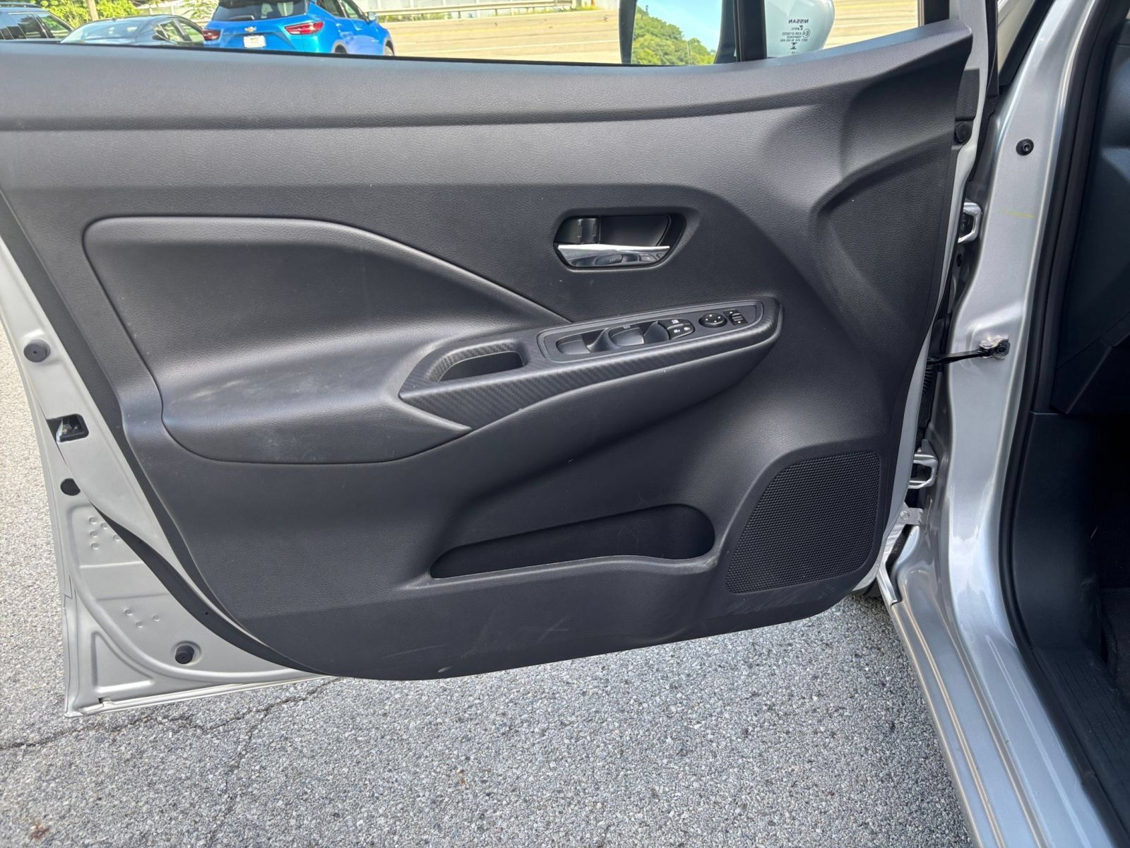 Used 2025 Nissan Versa SV FWD image 18