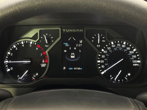 Used 2022 Toyota Tundra SR5 w/ SR5 Convenience Package image 17