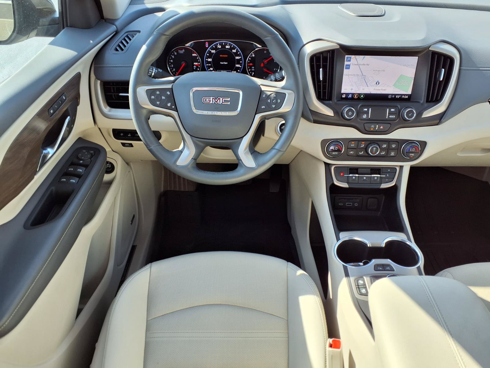 Used 2024 GMC Terrain Denali w/ Denali Premium Package AWD/4WD image 2