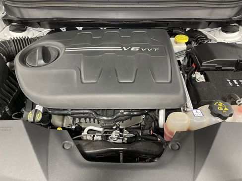 Used 2020 Jeep Cherokee Trailhawk w/ Comfort/Convenience Group image 17