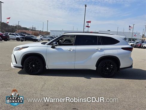 Used 2024 Toyota Highlander XSE image 4