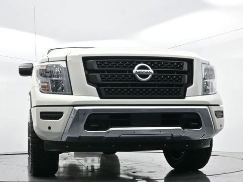 Used 2021 Nissan Titan SV w/ SV Convenience Package image 39