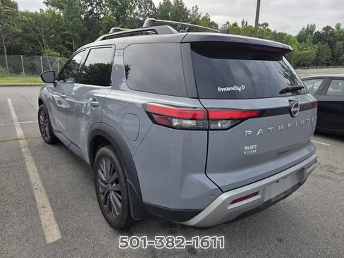Used 2024 Nissan Pathfinder SL w/ SL Premium Package FWD image 2