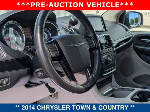 Used 2014 Chrysler Town & Country Touring-L FWD image 24