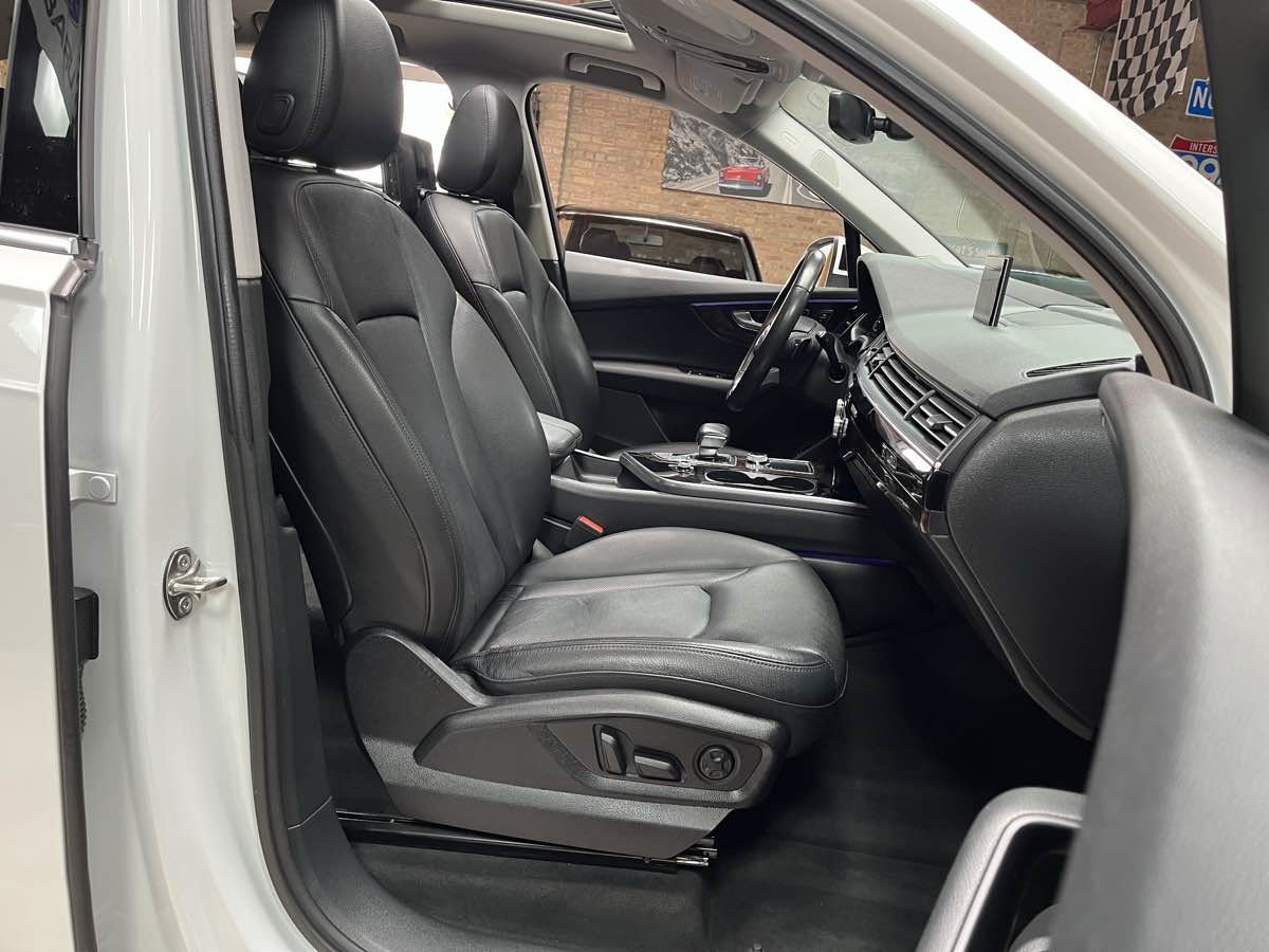 Used 2018 Audi Q7 3.0T Prestige w/ Prestige Package AWD/4WD image 29