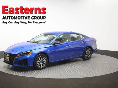 Used 2025 Nissan Altima 2.5 SV FWD image 55