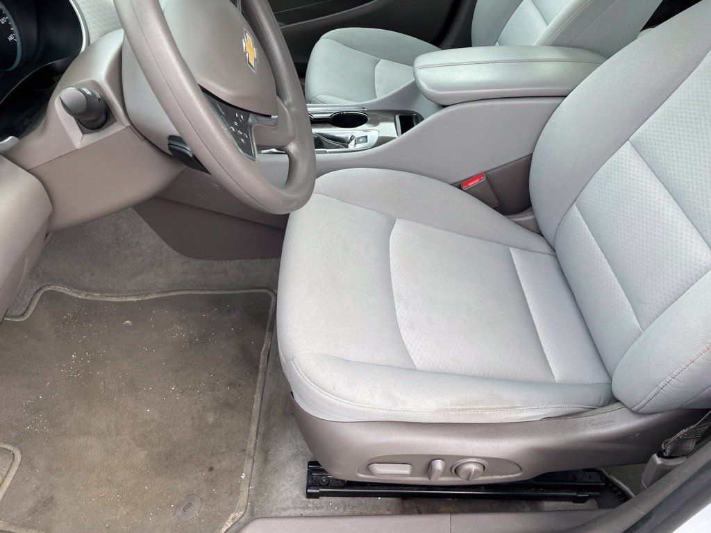 Used 2025 Chevrolet Malibu LT FWD image 19