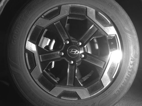 Used 2025 Hyundai Santa Fe SEL AWD/4WD image 12