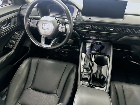 Used 2023 Honda Accord Touring image 17