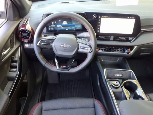 New 2026 Chevrolet Equinox RS w/ Convenience Package III FWD image 17