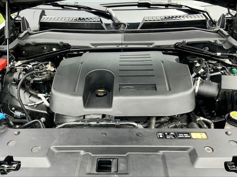 Used 2024 Land Rover Defender 110 X-Dynamic SE image 29