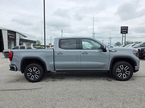 Used 2024 GMC Sierra 1500 AT4 w/ Technology Package image 9