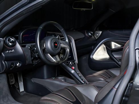 Used 2018 McLaren 720S Luxury RWD image 17