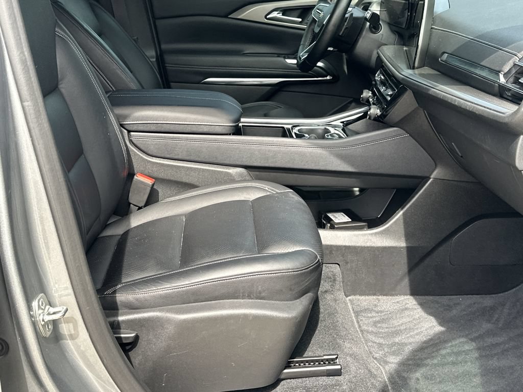 Used 2026 Chevrolet Traverse LT FWD image 13