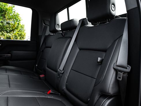 Used 2020 Chevrolet Silverado 2500 LTZ w/ LTZ Premium Package image 31