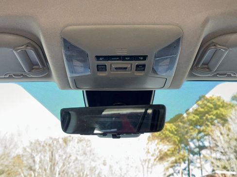 Used 2021 Toyota RAV4 Limited image 23