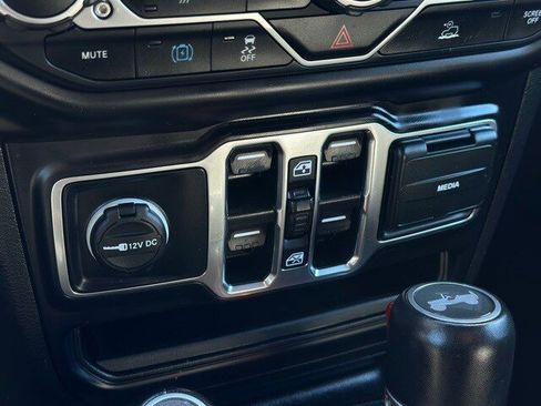 Used 2022 Jeep Wrangler Unlimited Sahara 4xe image 13