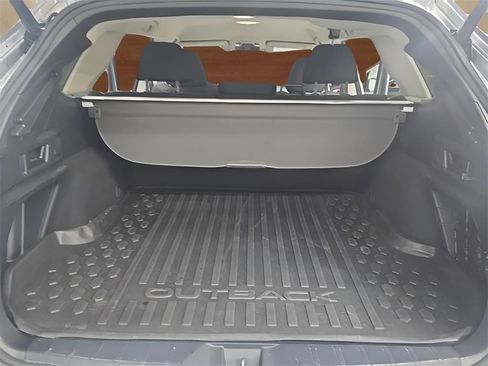 Used 2021 Subaru Outback Premium image 16