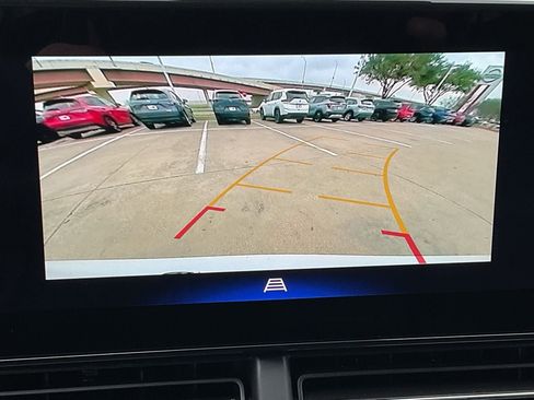 Used 2025 Chevrolet Trax LT w/ LT Convenience Package image 30