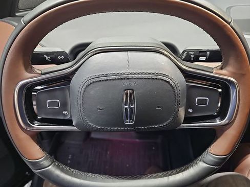 Used 2025 Lincoln Navigator Reserve AWD/4WD image 12