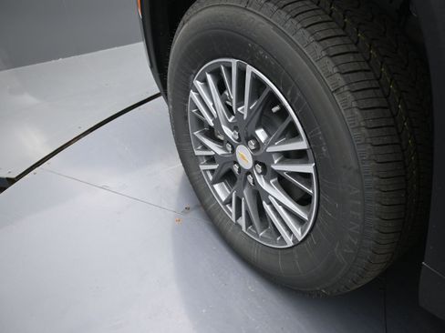 New 2026 Chevrolet Traverse LT w/ Driver Confidence Package FWD image 37