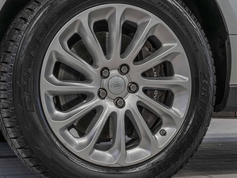 Used 2019 Land Rover Range Rover HSE image 31