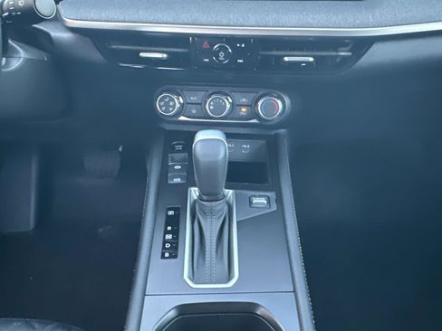 New 2025 Nissan Kicks SV w/ Illumination Package image 30