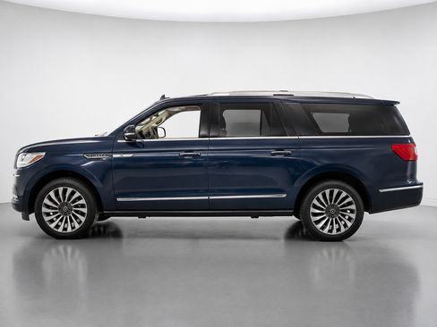 Used 2020 Lincoln Navigator L Reserve w/ Luxury Package AWD/4WD image 17