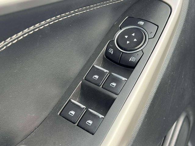 Used 2023 Ford Explorer XLT AWD/4WD image 19