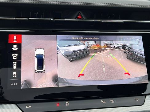 Used 2024 Jeep Wagoneer Launch Edition image 32