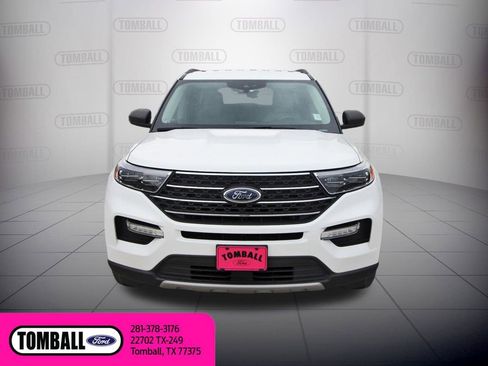 Used 2022 Ford Explorer XLT w/ Equipment Group 202A image 2
