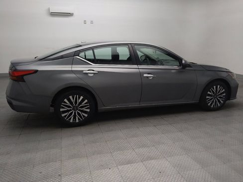 Used 2023 Nissan Altima 2.5 SV FWD image 10