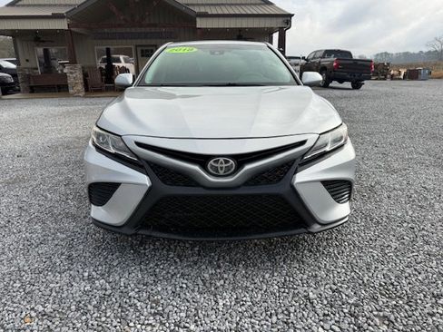 Used 2018 Toyota Camry SE image 7