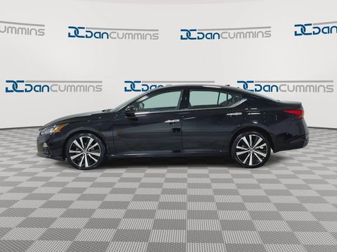 Used 2022 Nissan Altima 2.5 Platinum AWD/4WD image 5
