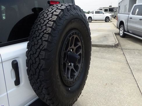 Certified 2022 Jeep Wrangler Unlimited Rubicon w/ Xtreme Recon 35" Tire Package AWD/4WD image 10
